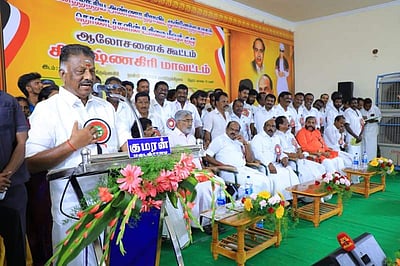 எடப்பாடி பழனிசாமி திகார் சிறைக்கு செல்லும் ரகசியத்தை உரிய நேரத்தில் வெளியிடுவேன்: ஓ பன்னீர்செல்வம்