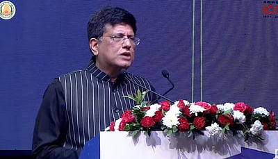 உலக முதலீட்டாளா்கள் மாநாட்டில் முதல்வர் ஸ்டாலினை பாராட்டிய மத்திய அமைச்சர்