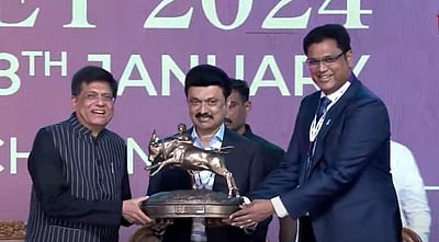 மத்திய அமைச்சருக்கு முதல்வர் ஸ்டாலின் வழங்கிய பரிசு!