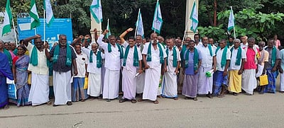 கோவில்பட்டியில் தமிழ் விவசாயிகள் சங்கத்தினர் ஆர்ப்பாட்டம்