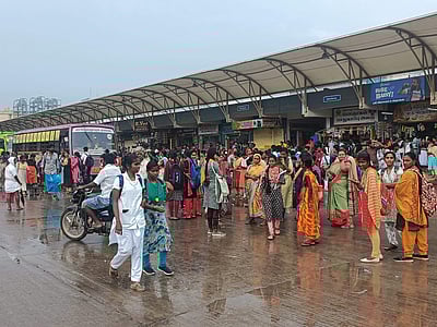 தஞ்சாவூர் மாவட்டத்தில் 80% பேருந்துகள் இயக்கம்!