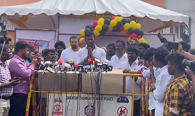 ‘வாழும் போதே கடவுளாக இருந்தவர் விஜயகாந்த்’: விஷால் அஞ்சலி 