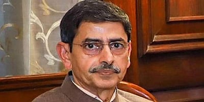 ஆளுநர் ரவியுடன் பேரவைத் தலைவர் அப்பாவு சந்திப்பு