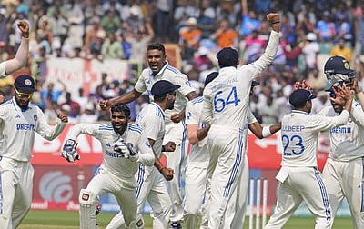 இங்கிலாந்தின் பேஷ்பால் யுக்தியை தகர்த்த இந்திய பந்துவீச்சாளர்கள்!