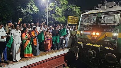 கோவையில் இருந்து அயோத்திக்கு முதல் சிறப்பு ரயில் சேவை தொடக்கம்! 