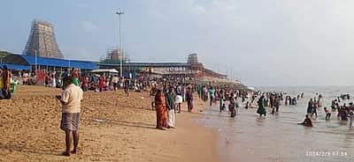 தை அமாவாசை: திருச்செந்தூர் கடற்கரையில் ஏராளமானோர் முன்னோர்களுக்கு தர்ப்பணம் 
