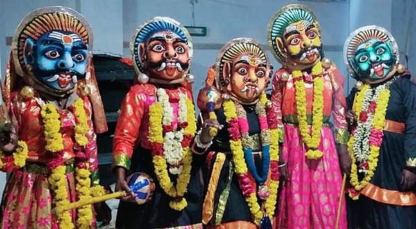 நெல் மகோற்சவத்தில் பூதகணங்களாக வேடமணிந்து வந்தவர்கள்