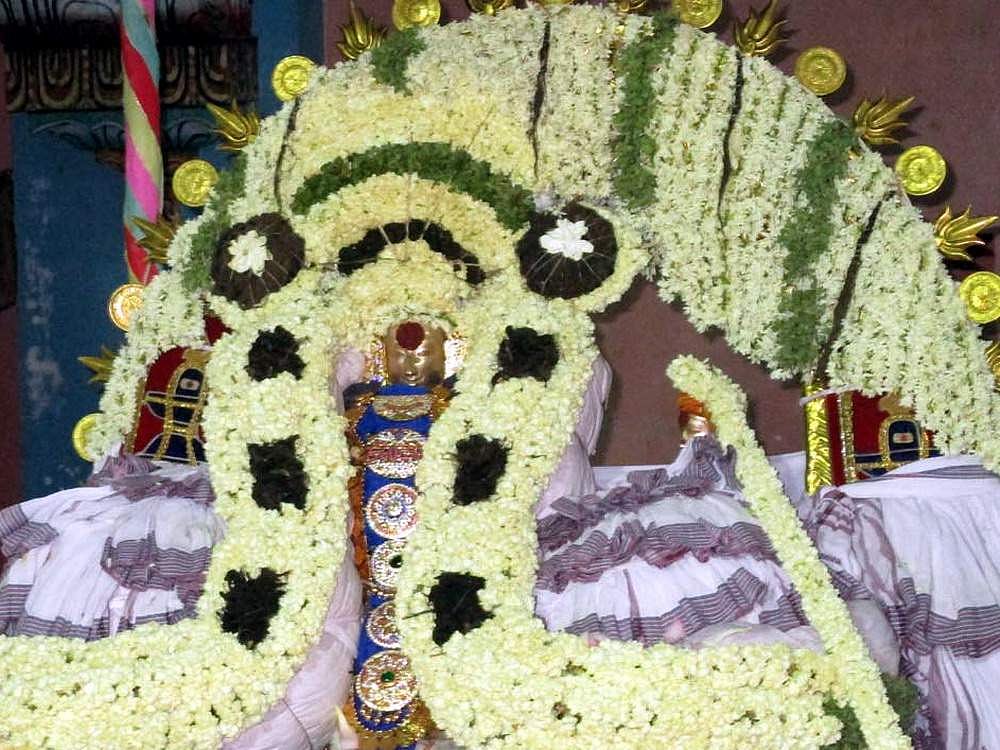 பிரமோற்சவ நடனக் கோலத்தில் செண்பக தியாகராஜ சுவாமி.