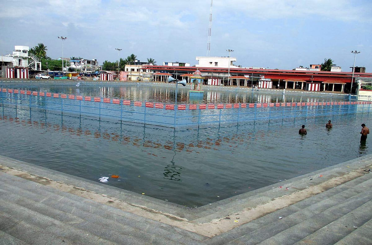 நளன் தீர்த்தக் குளம்