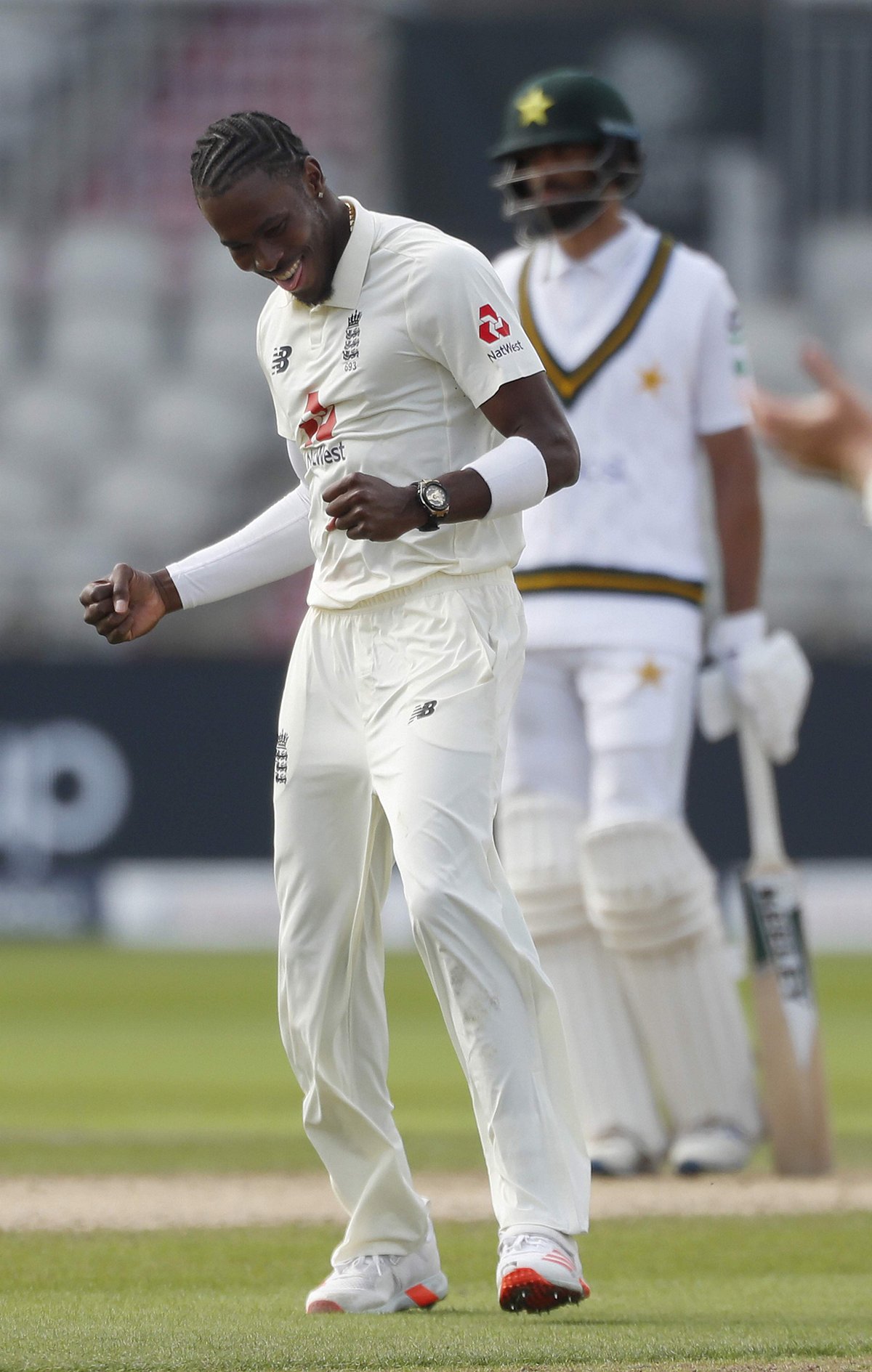 அபாஸ் விக்கெட்டை வீழ்த்திய மகிழ்ச்சியில் ஆர்ச்சர்..