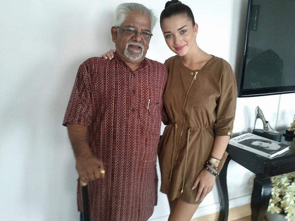 எமி ஜாக்சனுடன் பாரதி மணி