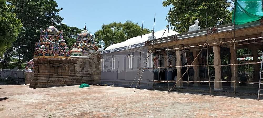 கோயில் பிரகாரம்