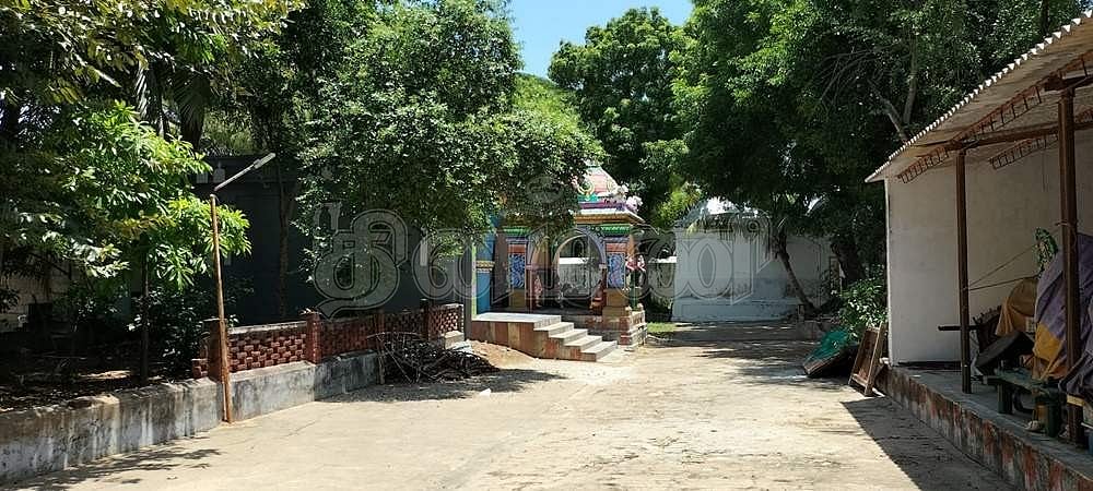 கோயில் பிரகாரம்