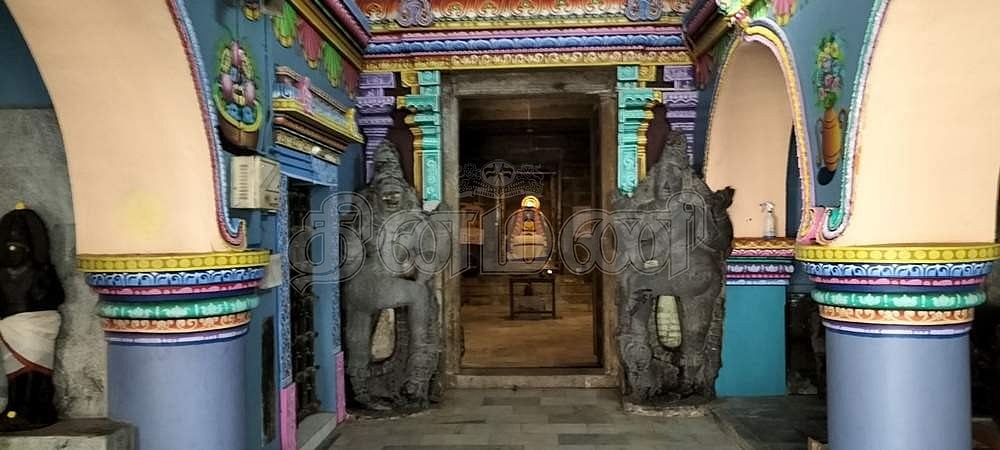 மூலவர் சன்னதி முகப்பு