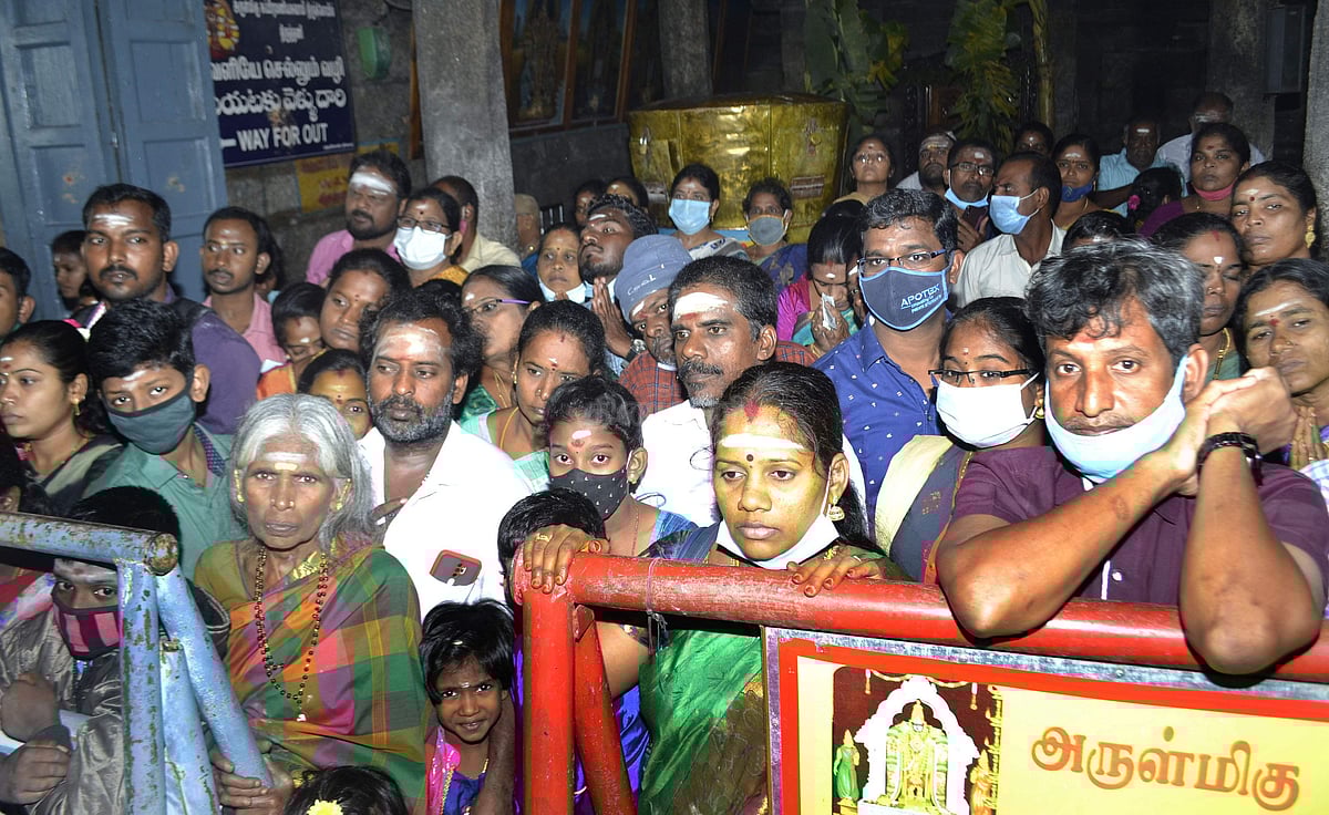 திருத்தணி முருகன் கோயிலில் நடைபெற்ற திருக்கல்யாணத்திற்கு எடுத்துச் செல்லப்பட்ட சீர்வரிசை.