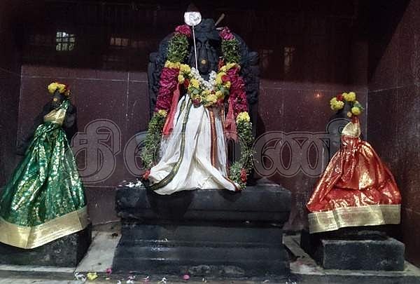 அருள்மிகு வள்ளி - தெய்வசேனா சமேத சுப்பிரமணியர்