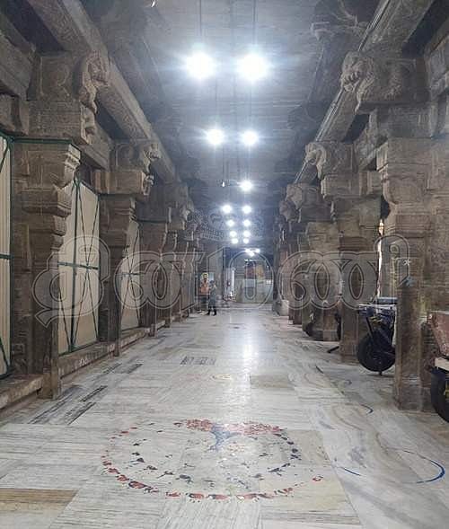 கோயில் உள்மண்டபம்