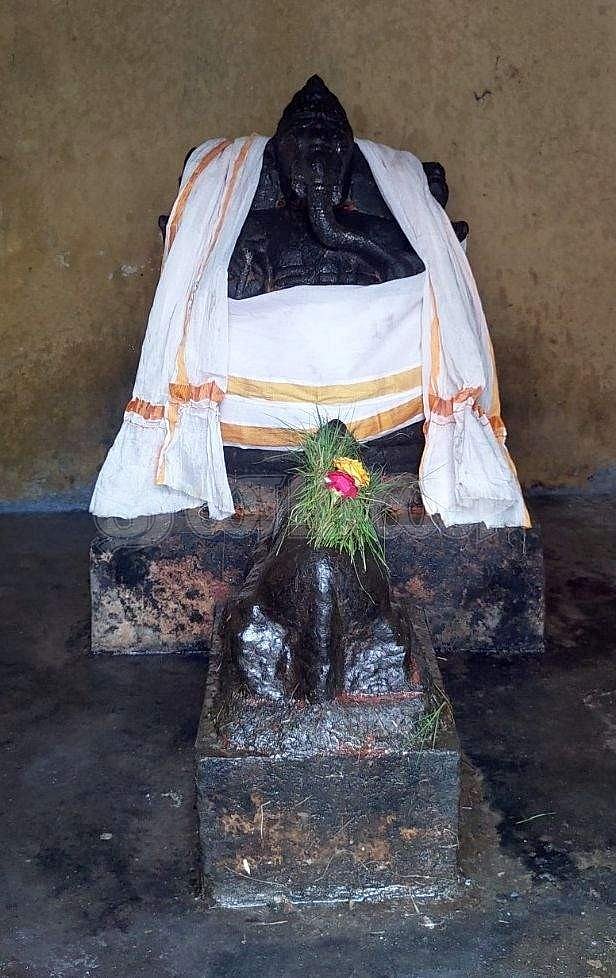 திருச்சுற்றின் மேற்குத் திசையில் அமைந்துள்ள விநாயகர்.