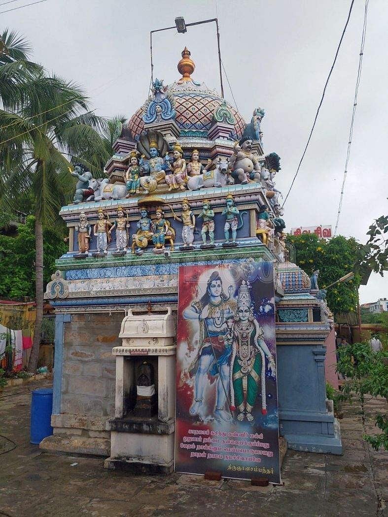 திருச்சி பாலக்கரை அருள்மிகு சுந்தரவல்லி அம்மன் உடனுறை வெளிகண்டநாதசுவாமி திருக்கோயில் கருவறைக் கோபுரம்.