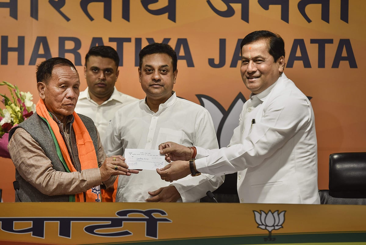 பாஜகவில் இணைந்த யம்தோங் ஹொகிப்