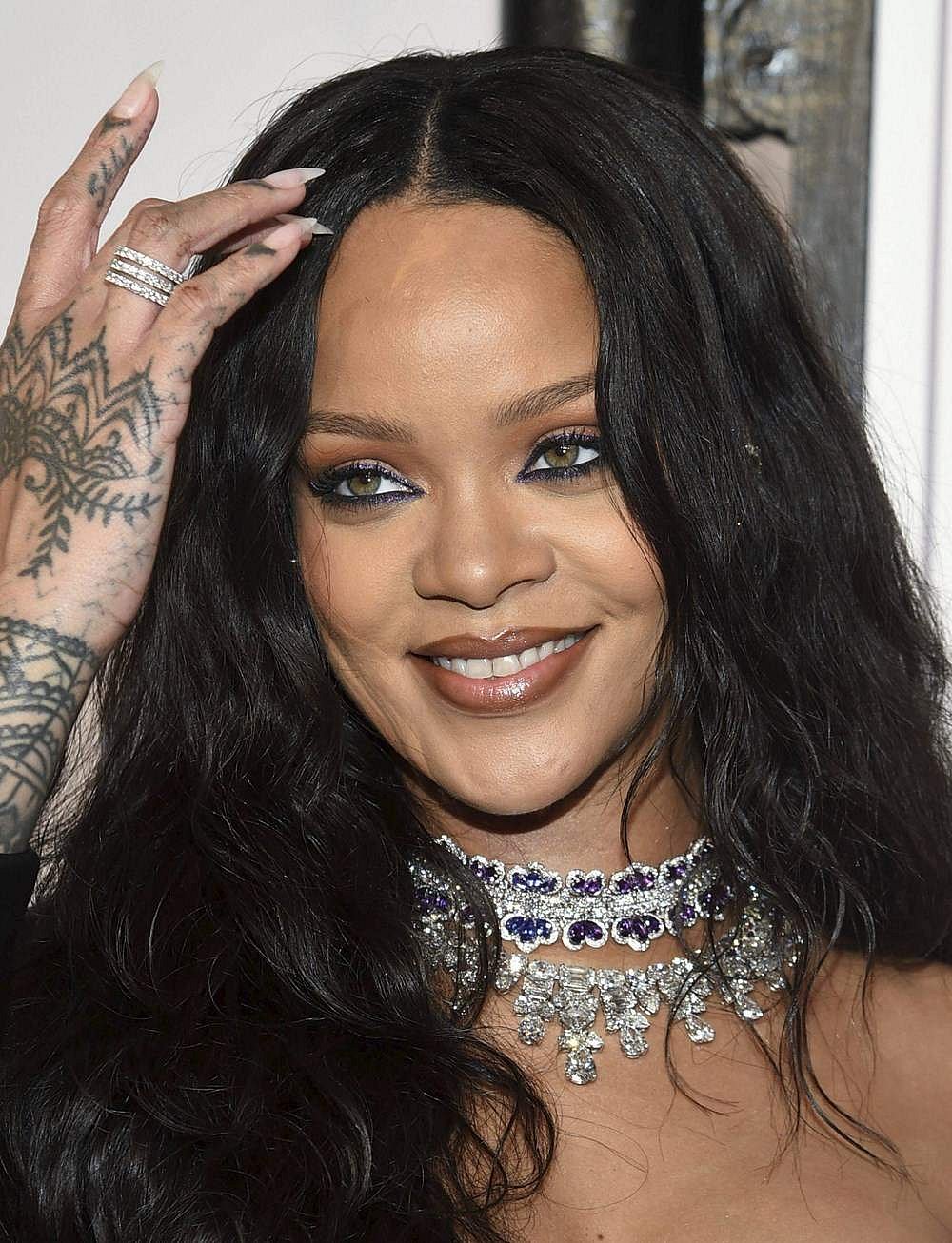 பாடகி ரியானா