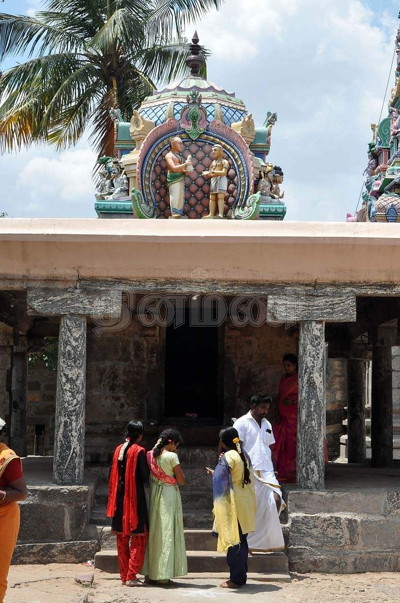 சோறுடை ஈசுவரர் சன்னதி