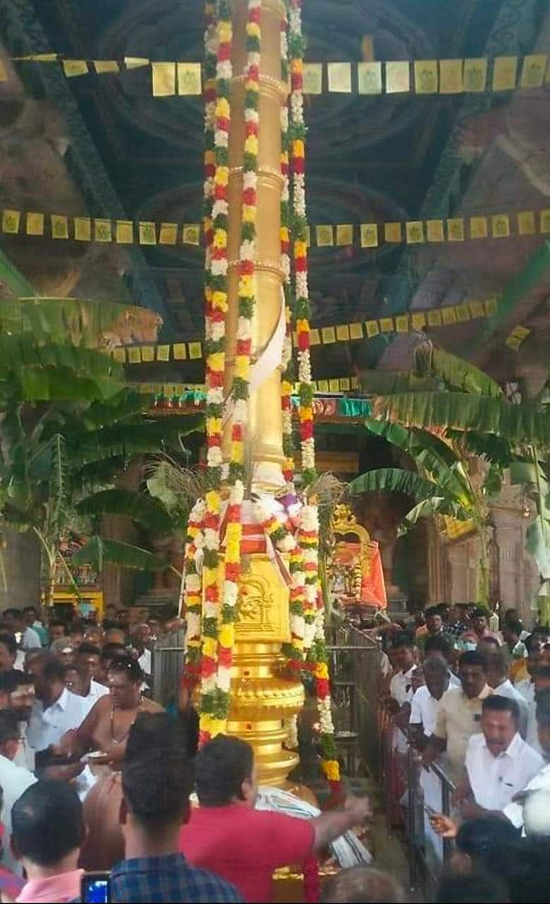 திருப்புவனம் புஷ்பவனேஸ்வரர் சுவாமி கோயிலில் பங்குனித் திருவிழா கொடியேற்றம் நடைபெற்றது.