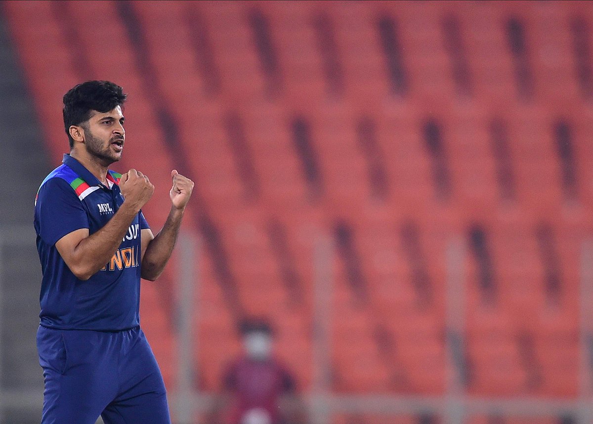 மலான் விக்கெட்டை வீழ்த்திய மகிழ்ச்சியில் ஷர்துல்