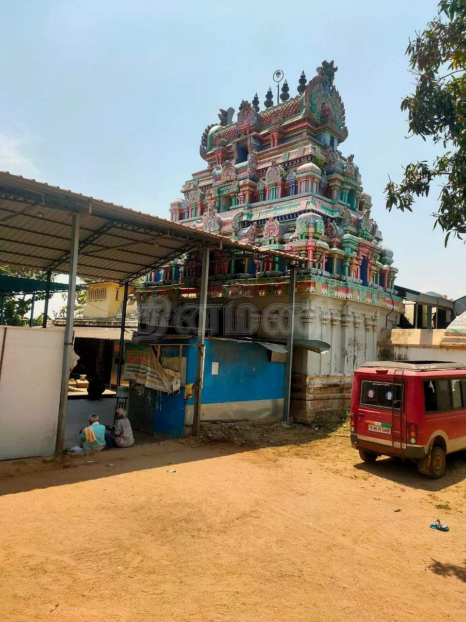 கோயில் பின்புற ராஜகோபுரம்