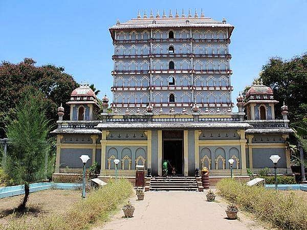 பூம்புகார் சிலப்பதிகார கலைக்கூடம்.