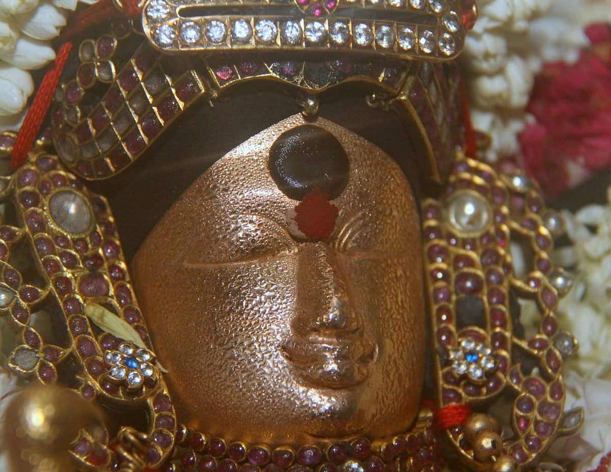 வியர்வை ததும்பும் சிங்காரவேலவரின் வீரத் திருமுகம்