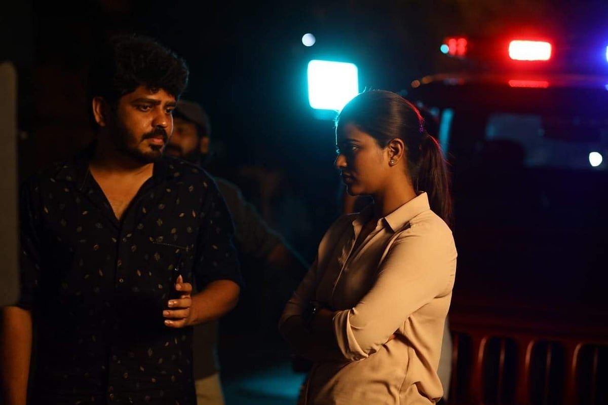 படப்பிடிப்பு தளத்தில் இயக்குநர் விக்னேஷ், கதாநாயகி ஐஸ்வர்யா