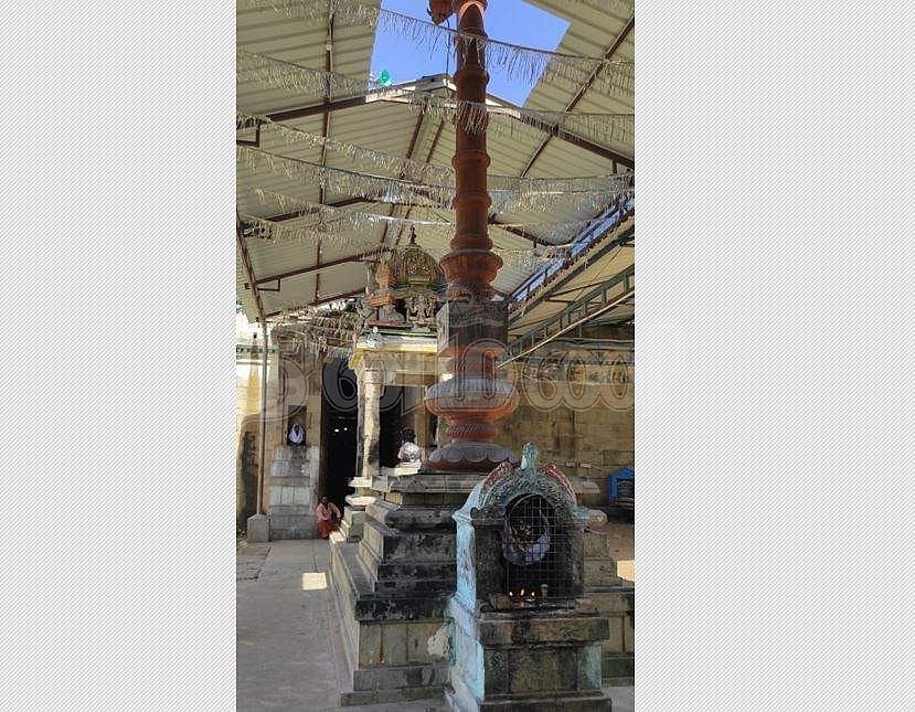 கவசமிட்ட கொடிமரம்