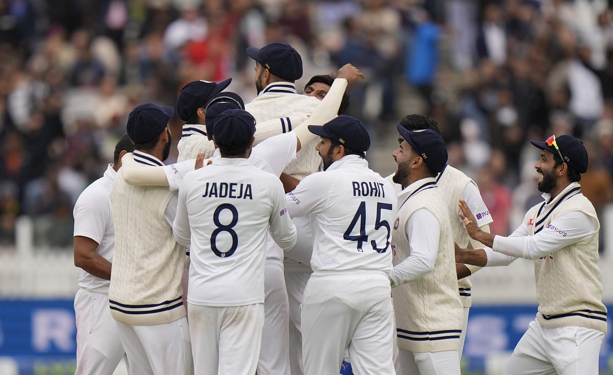 பேர்ஸ்டோவ் விக்கெட் வீழ்ந்த மகிழ்ச்சியில் கேப்டன் விராட் கோலி உள்ளிட்ட இந்திய வீரர்கள்