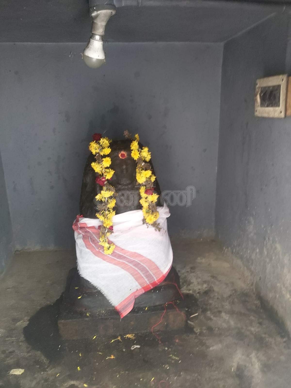  <strong>சண்டிகேசுவரர் சன்னதி</strong>