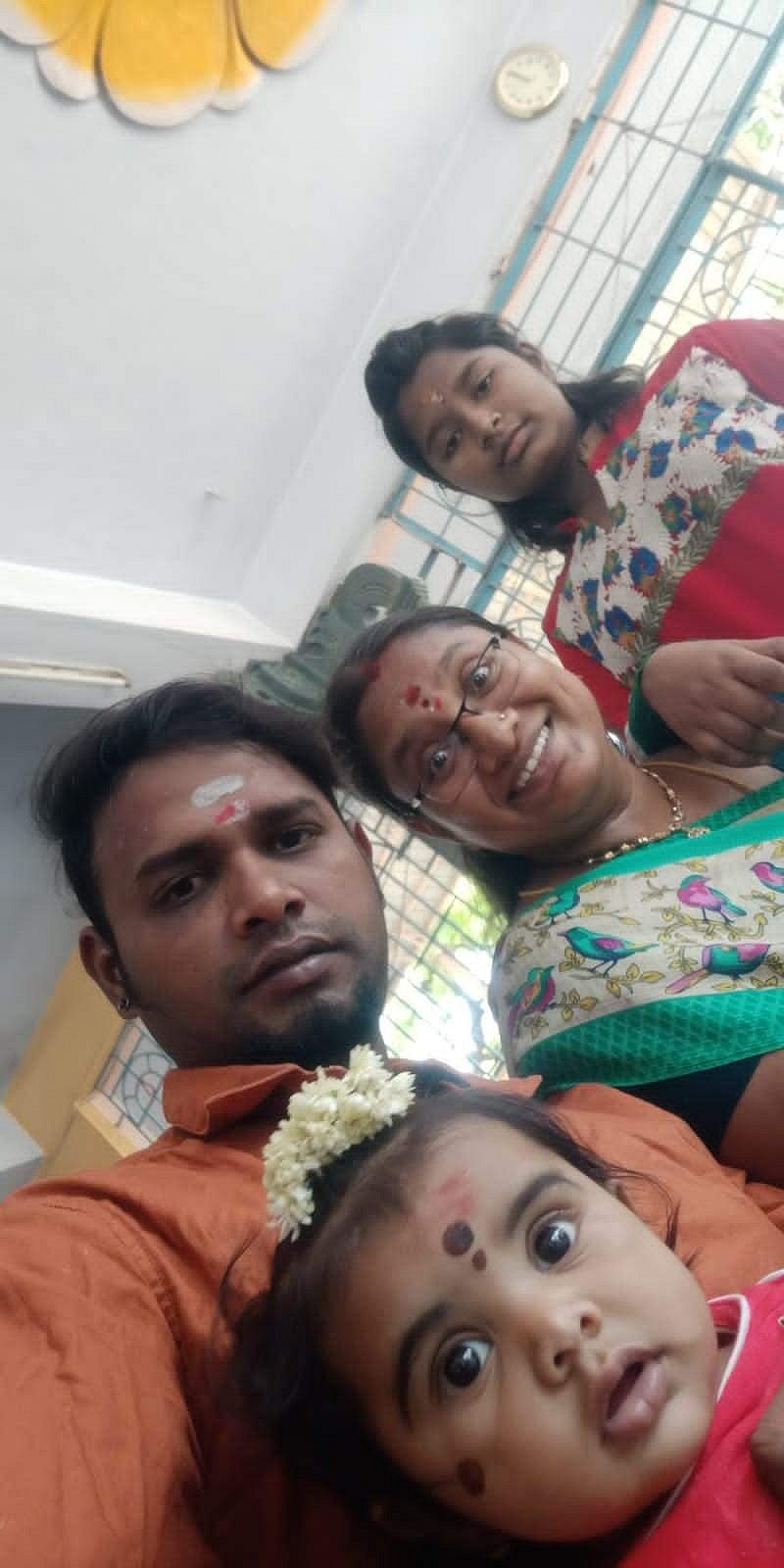 மனைவி, குழந்தைகளுடன் கோவிந்தராஜ்