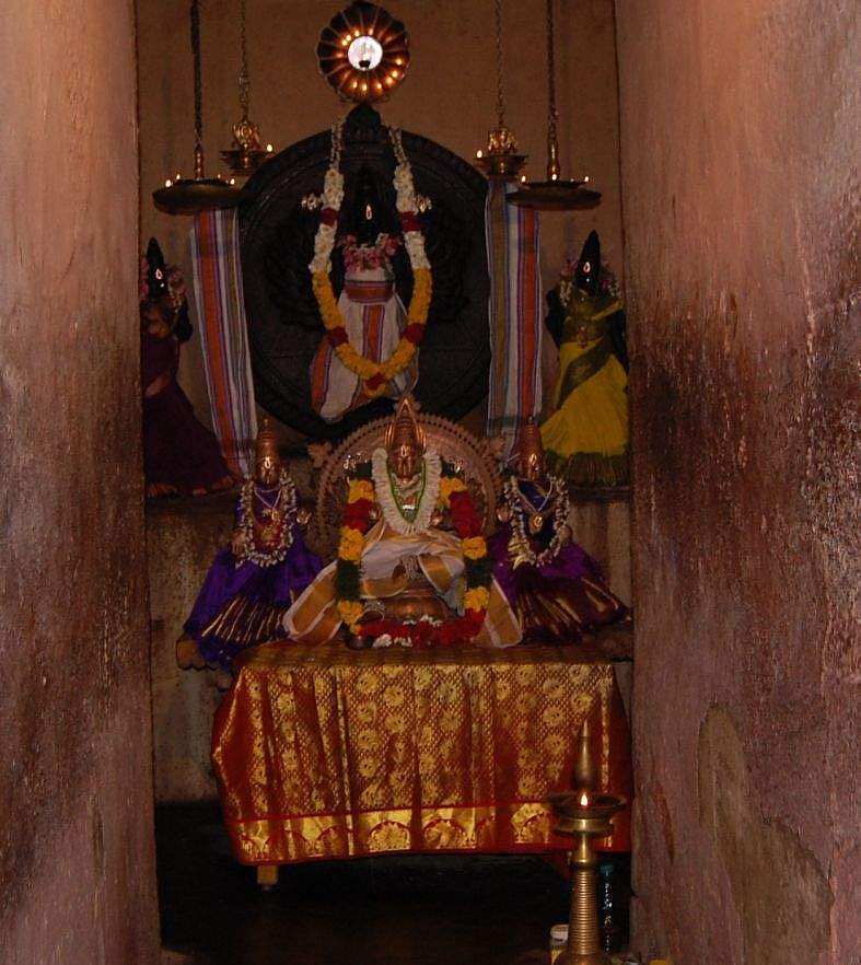 <strong>சக்கரத்தாழ்வார்</strong>