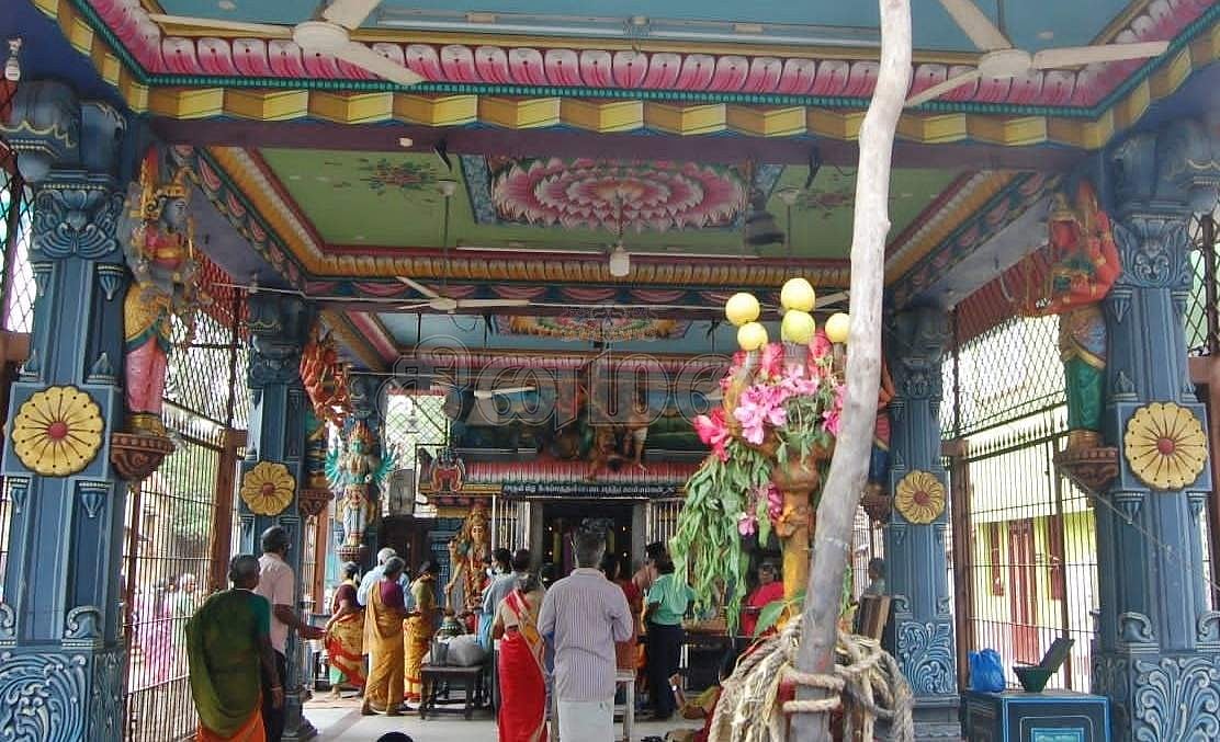 <strong>கோயில் முகப்பு</strong>