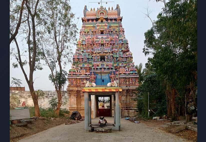 <strong>ராஜகோபுர உள்பகுதி</strong>