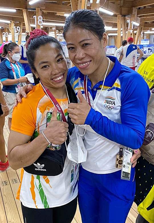 மேரி கோமுடன் மீராபாய் சானு