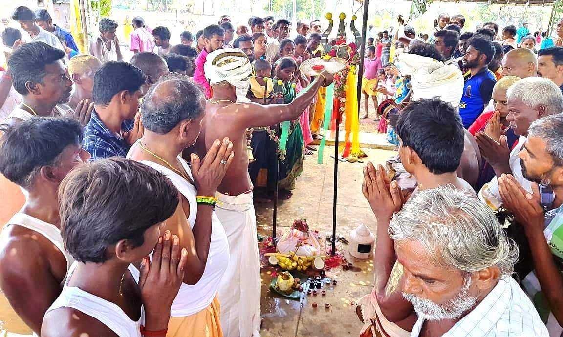 பொங்கல்விழாவில் கலந்து கொண்ட பக்தர்களின் ஒரு பகுதியினர்