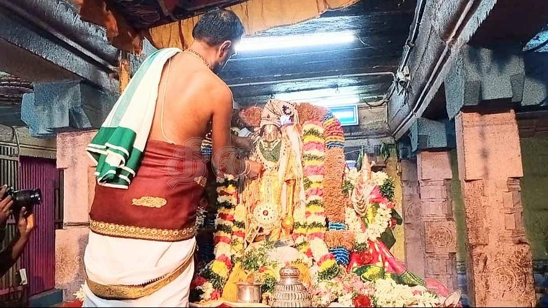 சுந்தரராஜ பெருமாளுக்கு காப்பு கட்டப்படுகிறது