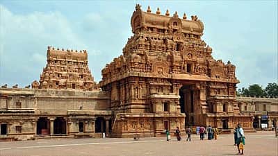 சுதந்திர தினம்: தஞ்சை பெரிய கோயிலில் தீவிர சோதனை