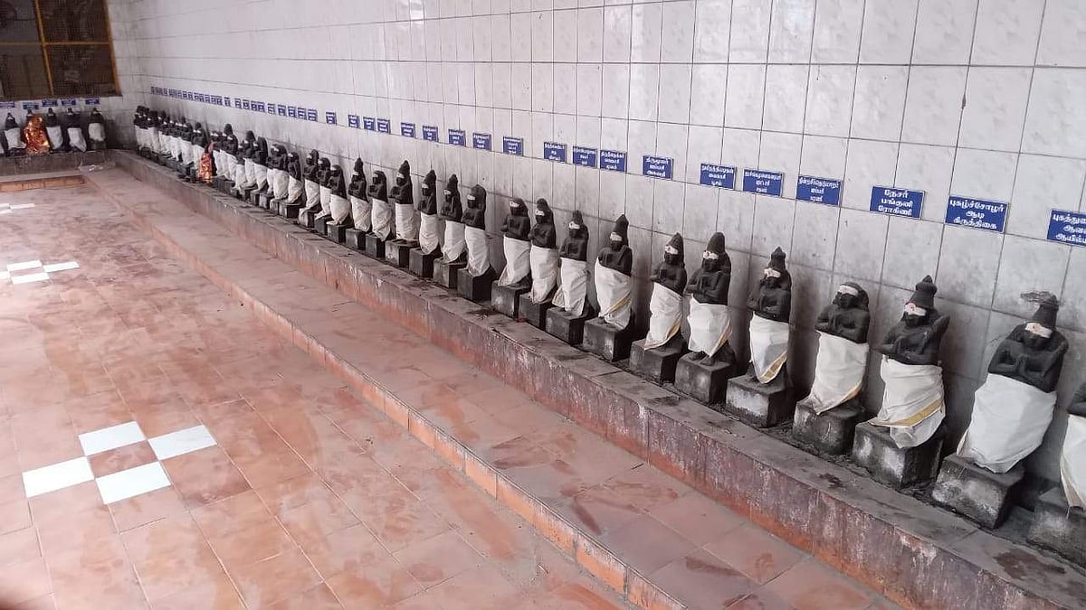 கோயில் உள் பிரகார மண்டபத்தில் அமைந்துள்ள 63 நாயன்மார்கள்