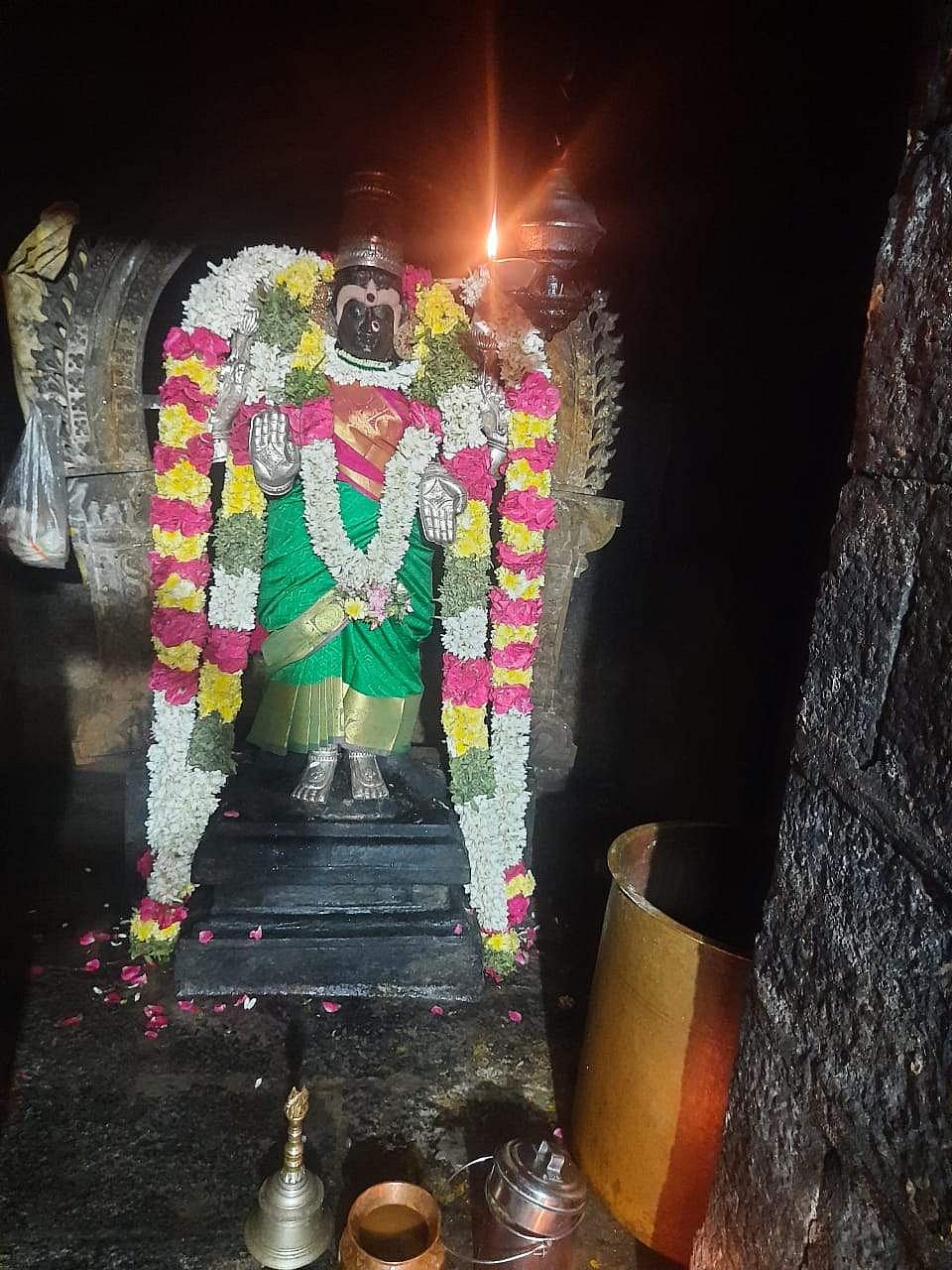 அருள்மிகு காசி விசாலாட்சி