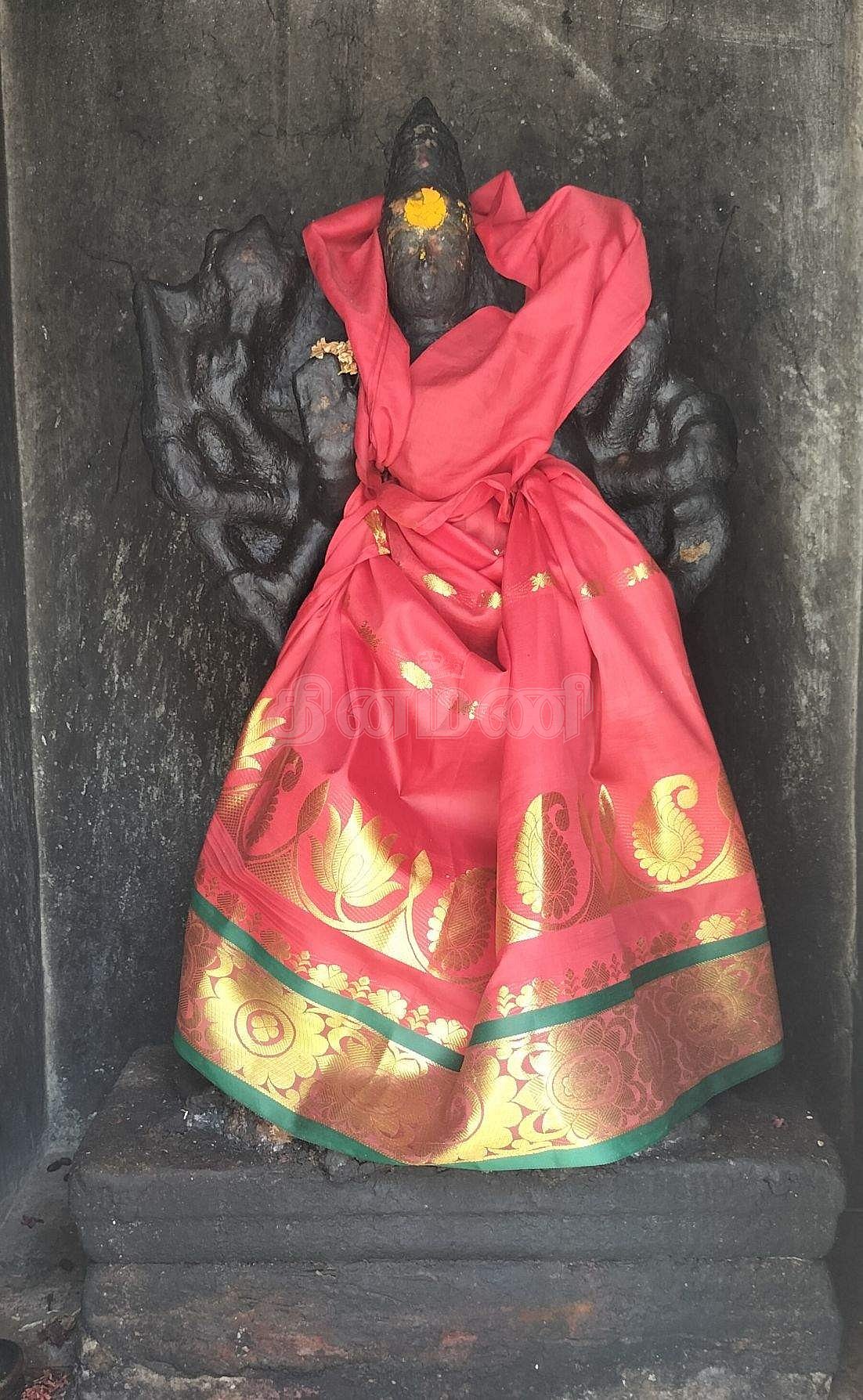 <strong>துர்க்கை</strong>