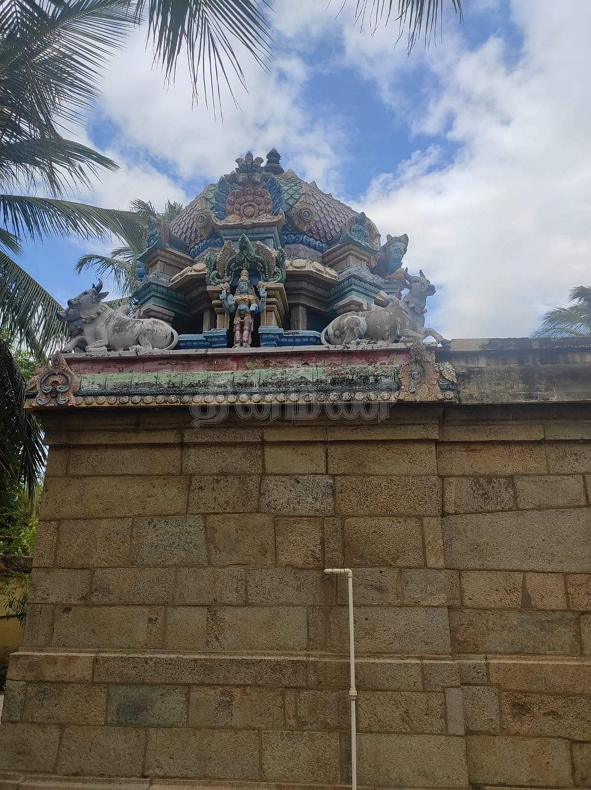 <strong>இறைவி பிருகந்த நாயகி சன்னதி கருவறை விமானம் </strong>