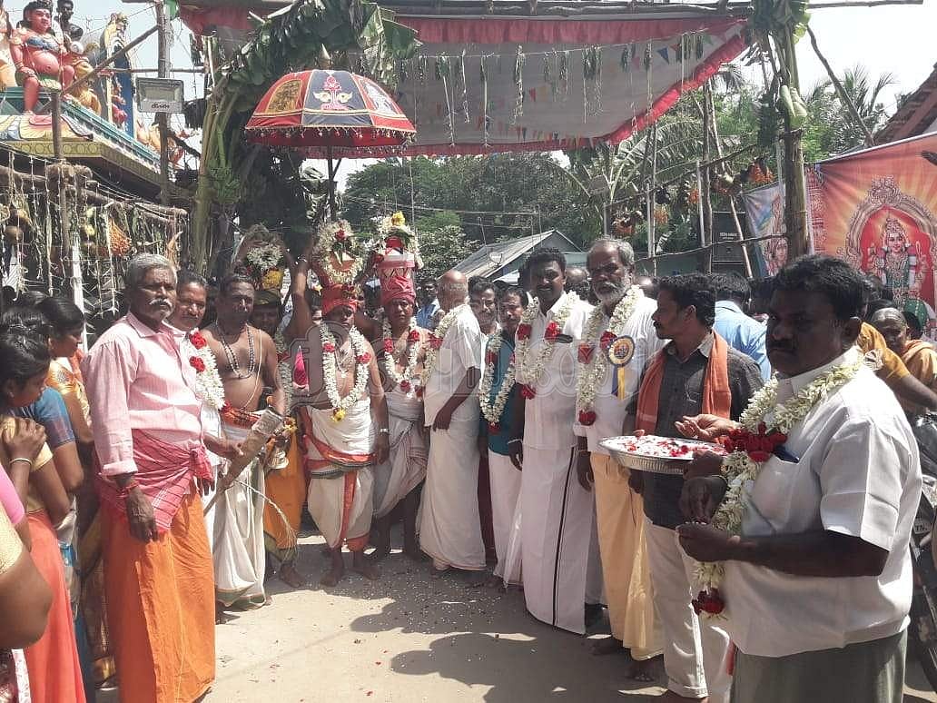 புனித நீர் ஊர்வலம்