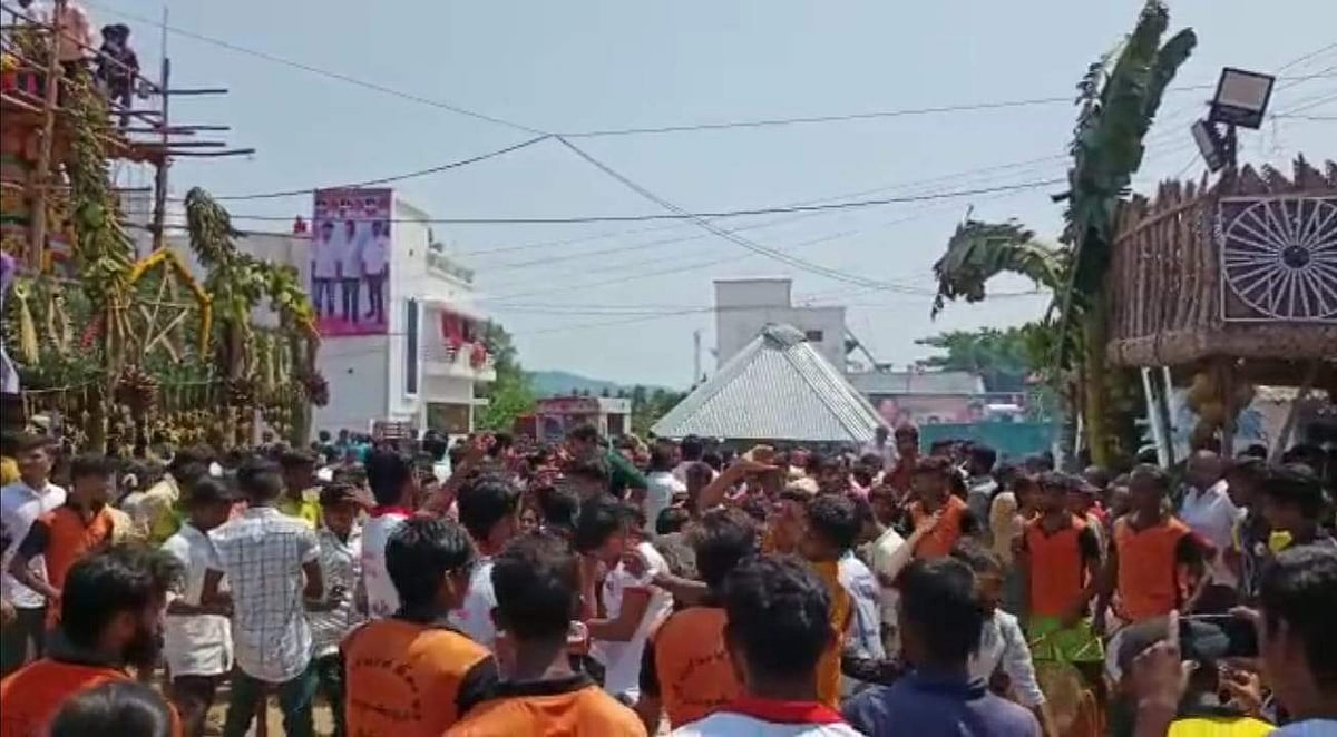 கிராமிய சேர்வை நடனம் ஆடி மகிழ்ந்த இளைஞர்கள்