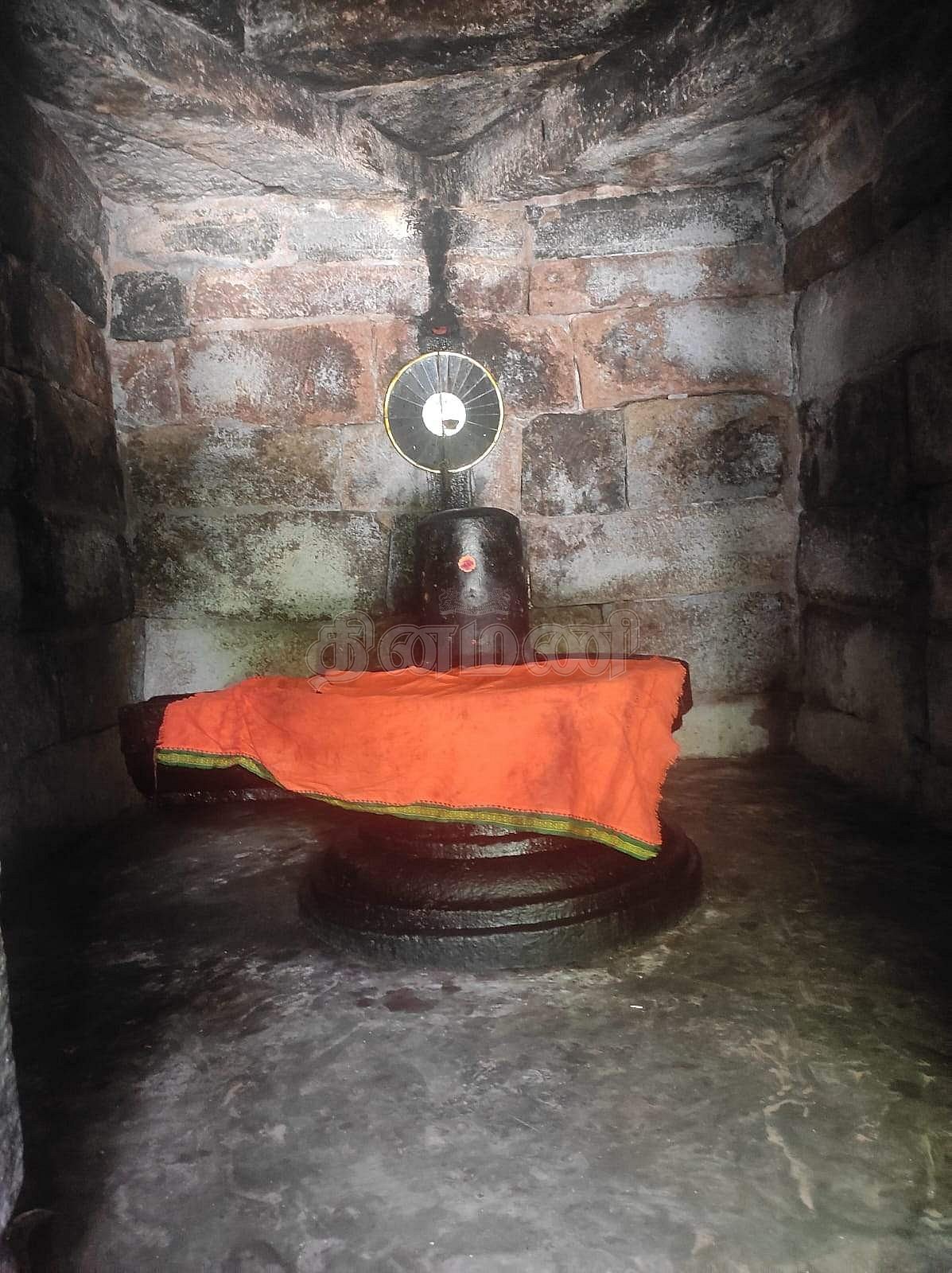 <strong>அருள்மிகு புஷ்பவனநாதர் சுவாமி</strong>